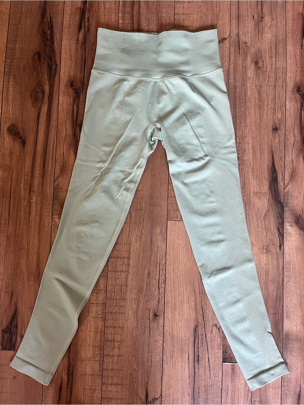 High-Waist Leggings in Sage Green